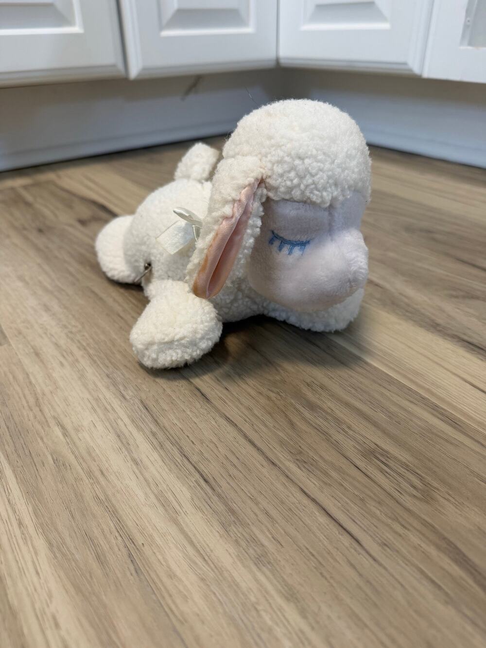 Eden Wind Up Musical Sleeping Lamb Plush White Sheep Blue Bow Animated Lullaby